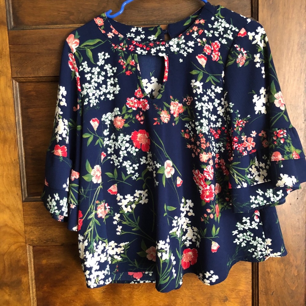 Floral blouse short sleeve